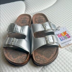 Muk Luks Silver Sandals with Metallic Finish